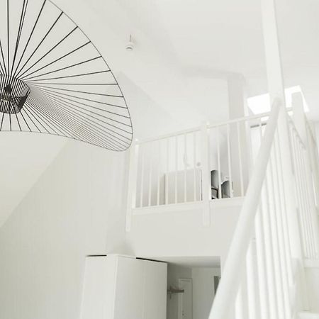 All In One Loft With Balcony And Free Parking Lidingö エクステリア 写真