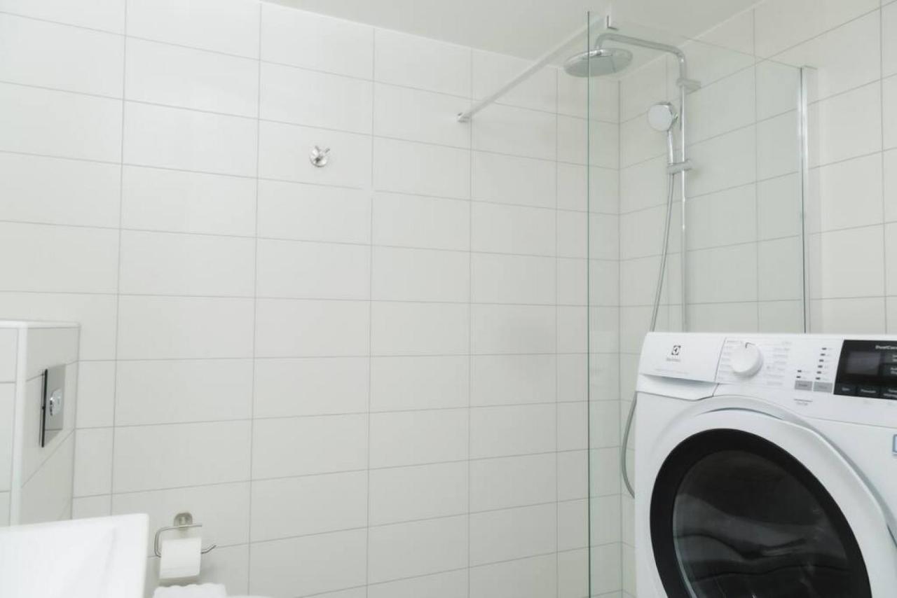 All In One Loft With Balcony And Free Parking Lidingö エクステリア 写真